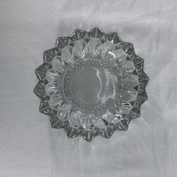 Vintage KIG Indonesia diamond Point Glass Ashtray/candy dish - Picture 6 of 7